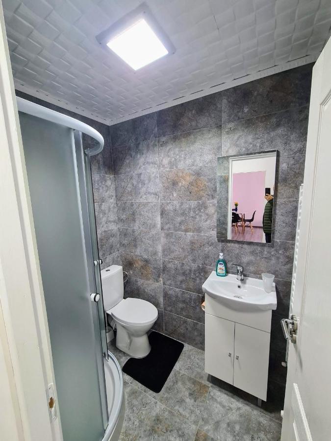 Spy Apartment Haţeg Екстериор снимка